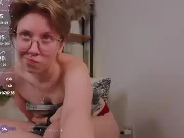 Hangladue  live sex cam