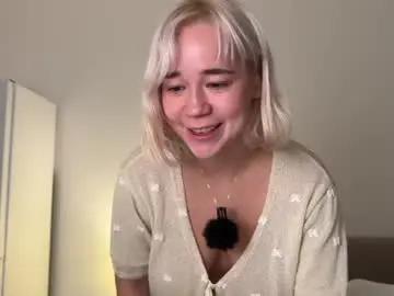 Hey__lucy  live sex cam