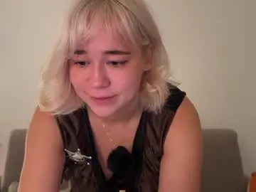 Hey__lucy  live sex cam