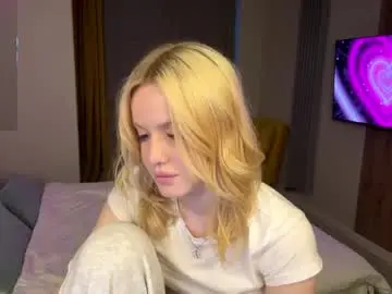 Moonavellee  live sex cam