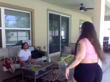 Sweettreatz26  live sex cam