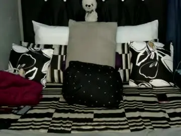 Thickcaramel_p  live sex cam