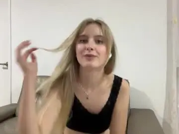 Ellykeyofficial  live sex cam