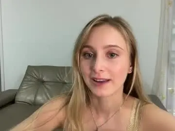 Ellykeyofficial  live sex cam