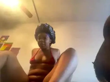 Kbiggiem  live sex cam