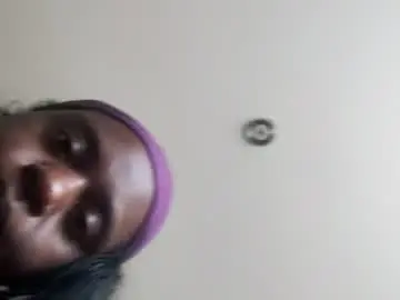 Mzchocodrop  live sex cam