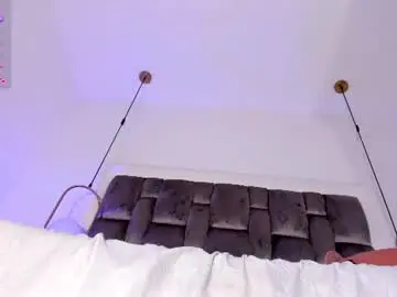 Onlygia  live sex cam