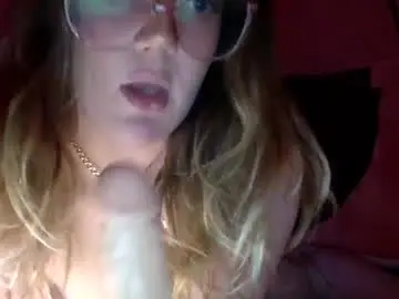 Babypiechai  live sex cam