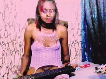 Sassyxindian  live sex cam