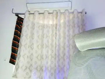 Itz_amisha  live sex cam