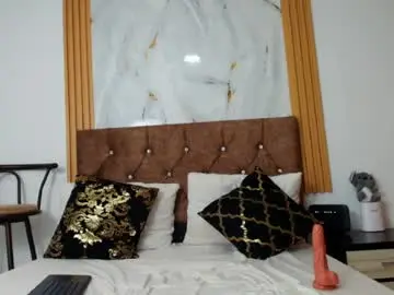 Sacrlet_fox75  live sex cam