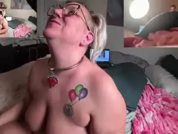 Hurricanebambam  live sex cam
