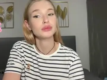 Pussymoneywet  live sex cam