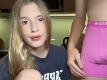 Pussymoneywet  live sex cam