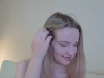 Tashinapetitto  live sex cam