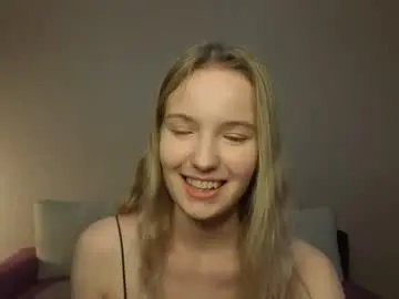 Tashinapetitto  live sex cam