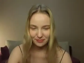 Tashinapetitto  live sex cam