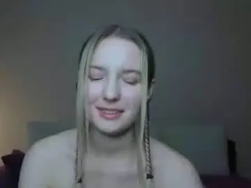 Tashinapetitto  live sex cam
