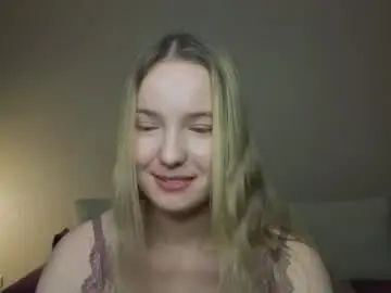 Tashinapetitto  live sex cam