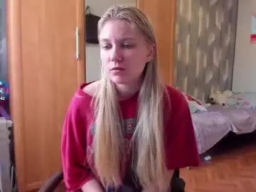 Tiny_kiss  live sex cam