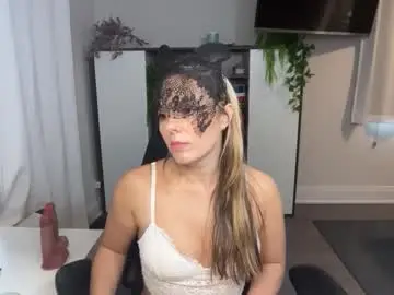 Athleticsoles  live sex cam