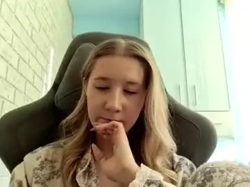 Candydipippo  live sex cam