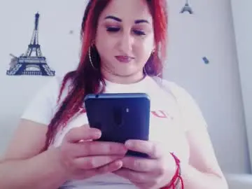Hotboobsmaya  live sex cam