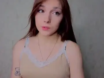 Oliviahoresnev  live sex cam
