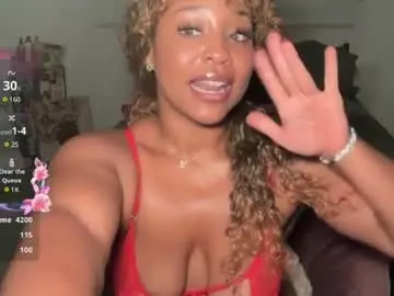 Yourmommysilk  live sex cam