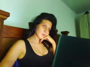 Alouquaa  live sex cam