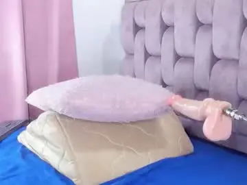 Andrea_bigtits69  live sex cam