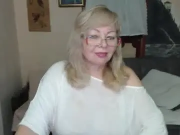 Evelynloveshy  live sex cam