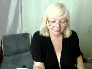 Evelynloveshy  live sex cam