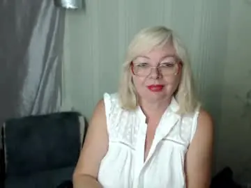 Evelynloveshy  live sex cam
