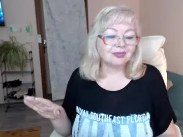 Evelynloveshy  live sex cam