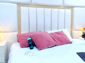 Naiamendoza  live sex cam