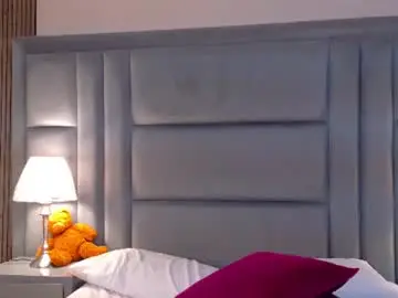 Naiamendoza  live sex cam