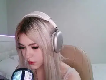 Olivesaller  live sex cam