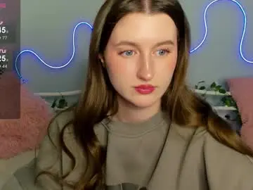 Cutiewithclaws  live sex cam