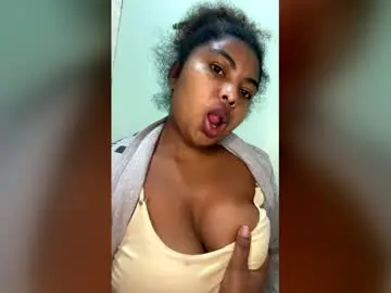 Sylvanah243  live sex cam