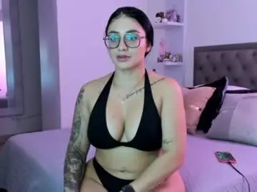 Carolinasnt21  live sex cam