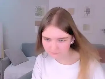 Charminglookeva  live sex cam