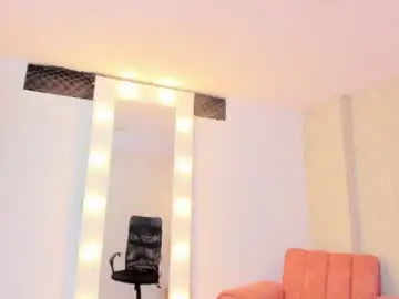 Littlee_mia  live sex cam