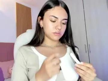 Mia_nevaeh  live sex cam