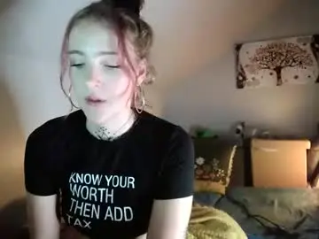 Milleniumbaby3  live sex cam