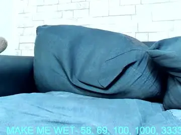 Rozeamor  live sex cam