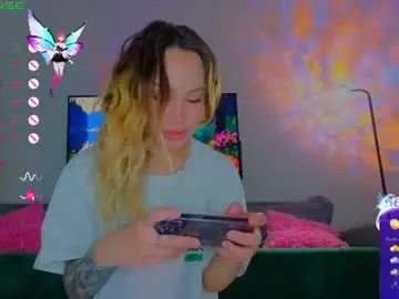 Strawberrypie99  live sex cam