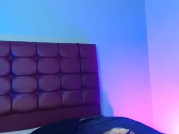 Bella_lr  live sex cam