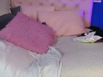 Bella_lr  live sex cam