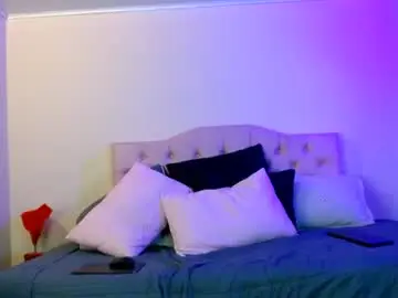 Bella_lr  live sex cam